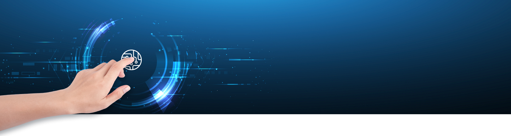 אצבע לוחצת על כפתור החדשנות